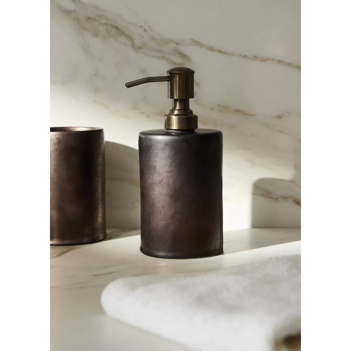 Distributeur de savon en céramique marron, MANGO HOME
