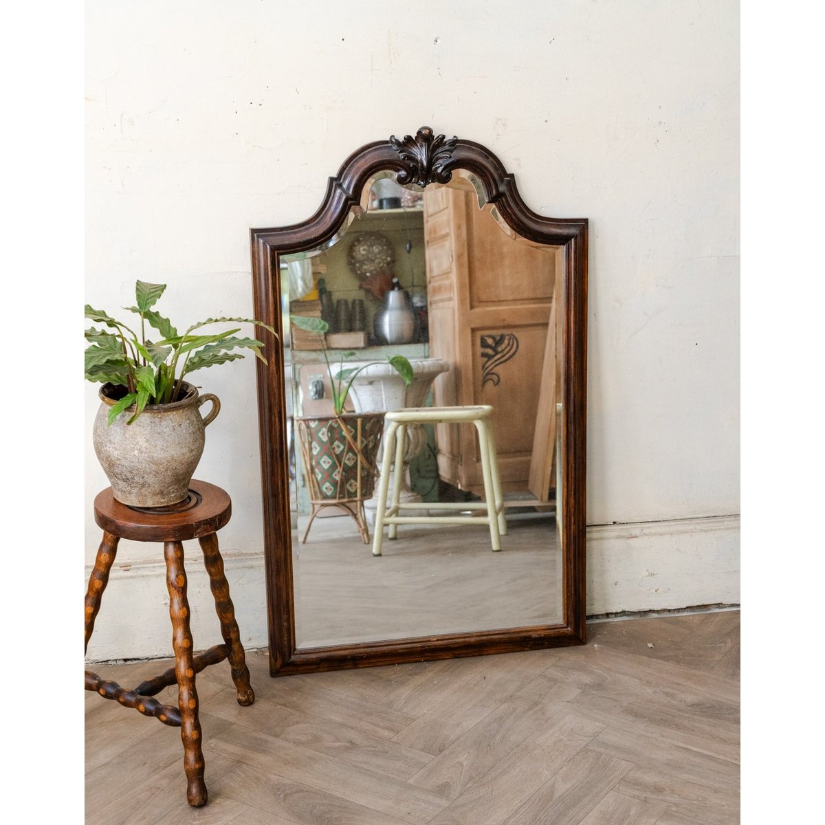 Miroir en bois sculpté Georges N°1513 - Bon état bois foncé, DEBONGOUT