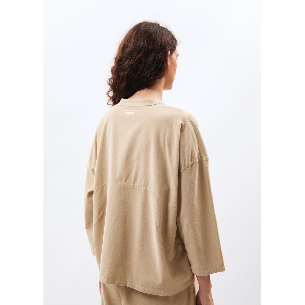 Chemise manches 3/4 en velours côtelé sable, HUMILITY