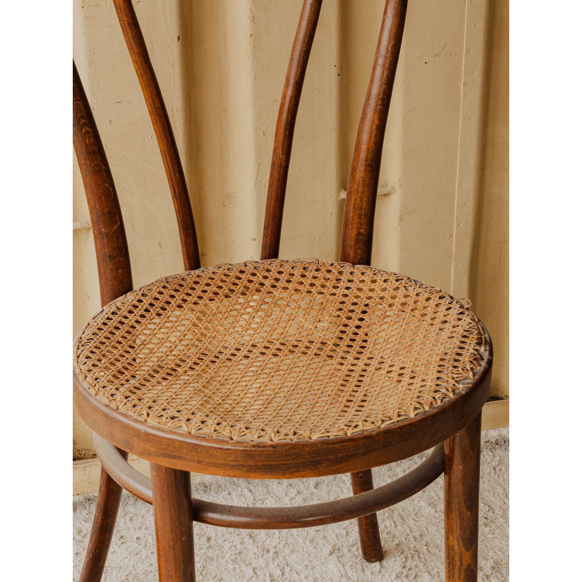 Lot de 3 chaises en bois et cannage Claude N°1628 - Bon état bois foncé, DEBONGOUT