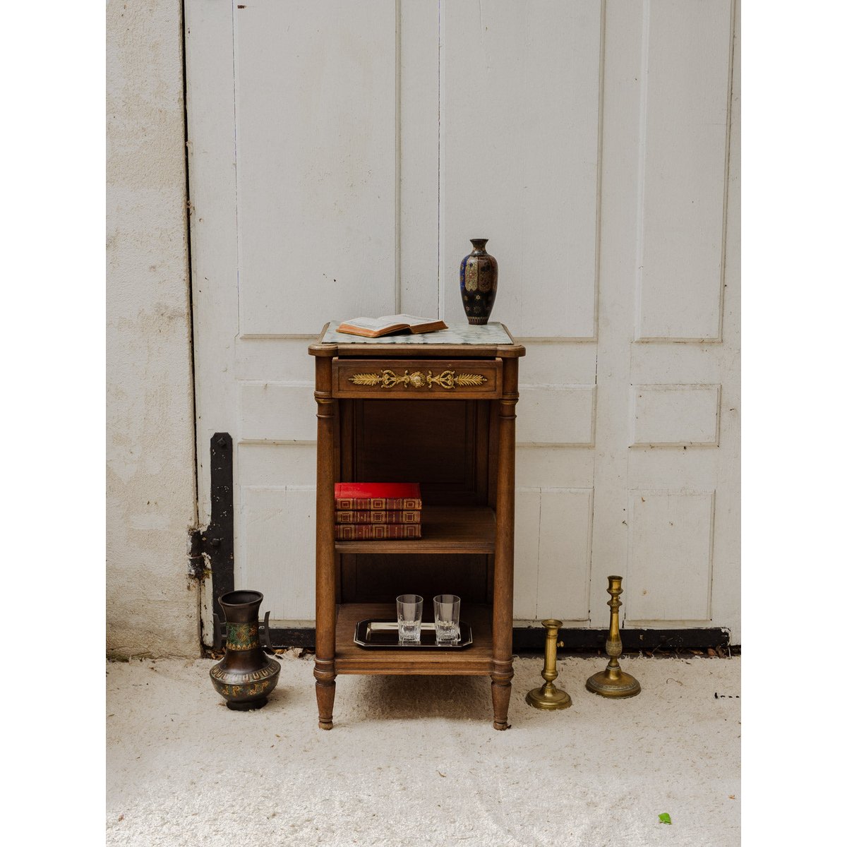 Meuble d'appoint en bois et marbre Francine N°967 - Bon état bois foncé, DEBONGOUT