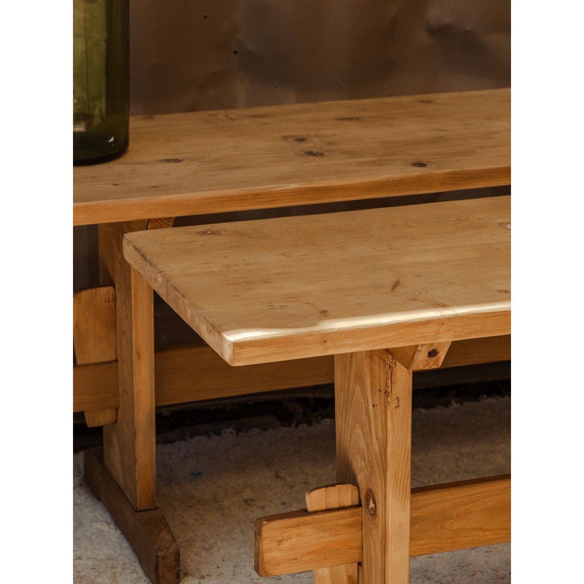 Paire de bancs en bois Antoine N°463 - Bon état bois clair, DEBONGOUT