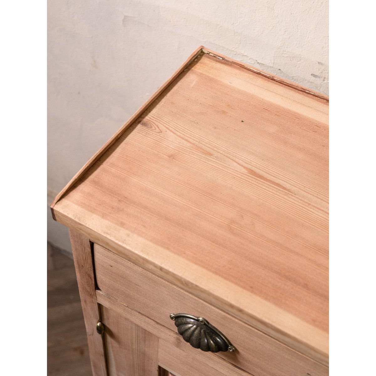Petit buffet en bois Gilbert N°1746 - Bon état bois clair, DEBONGOUT