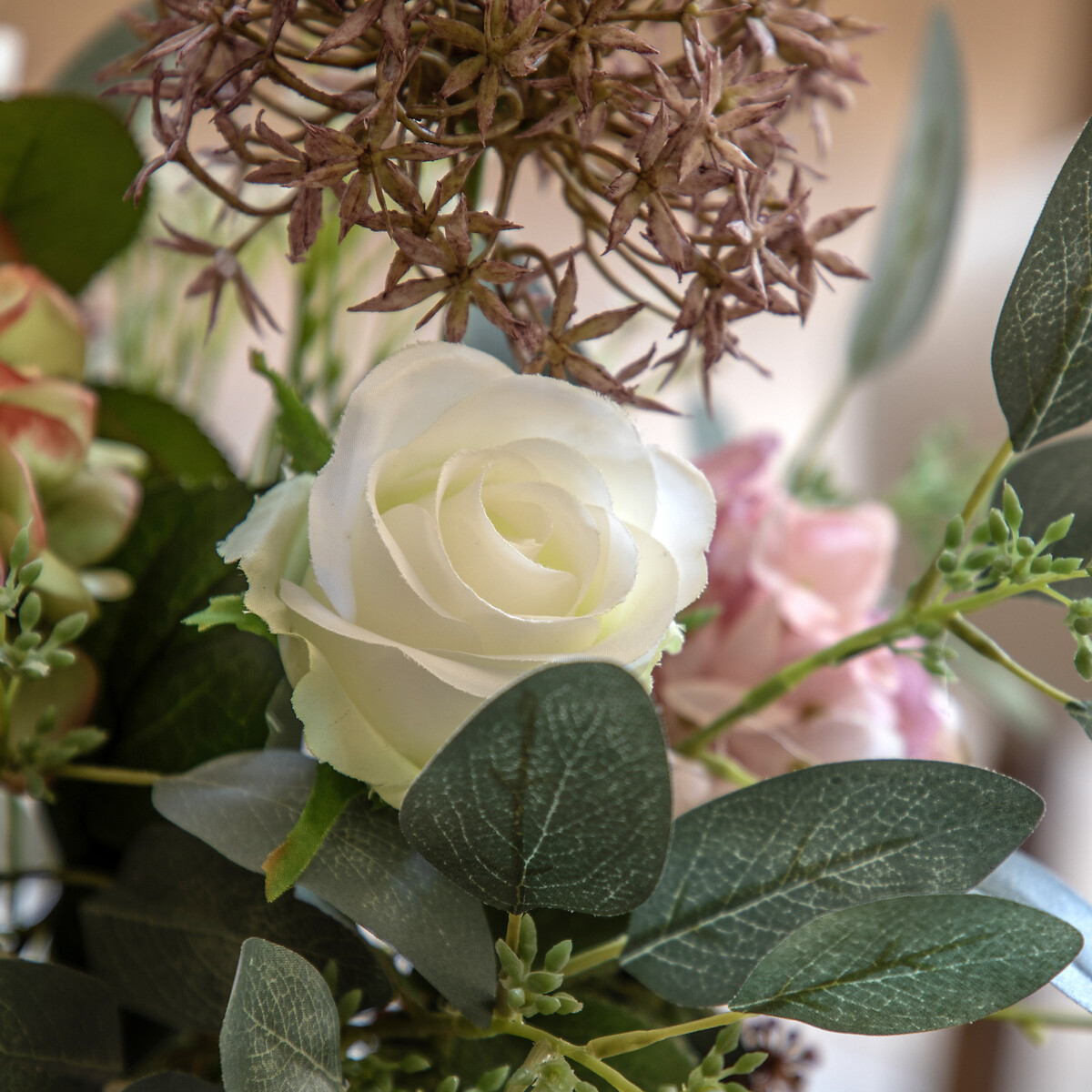 Hydrangea Arrangement in Ceramic Vase green, ÉDITÉ