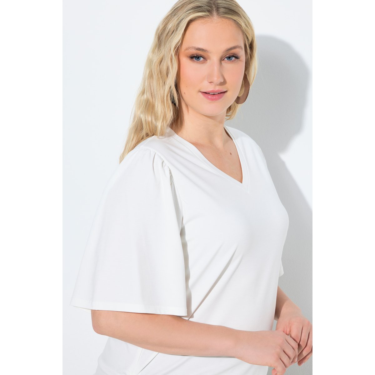 T-shirt décolleté en V et manches courtes blanc cassé, ULLA POPKEN