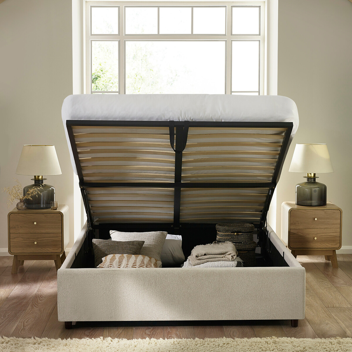 Merrick Pillowback Upholstered Ottoman Storage Bed linen, ÉDITÉ