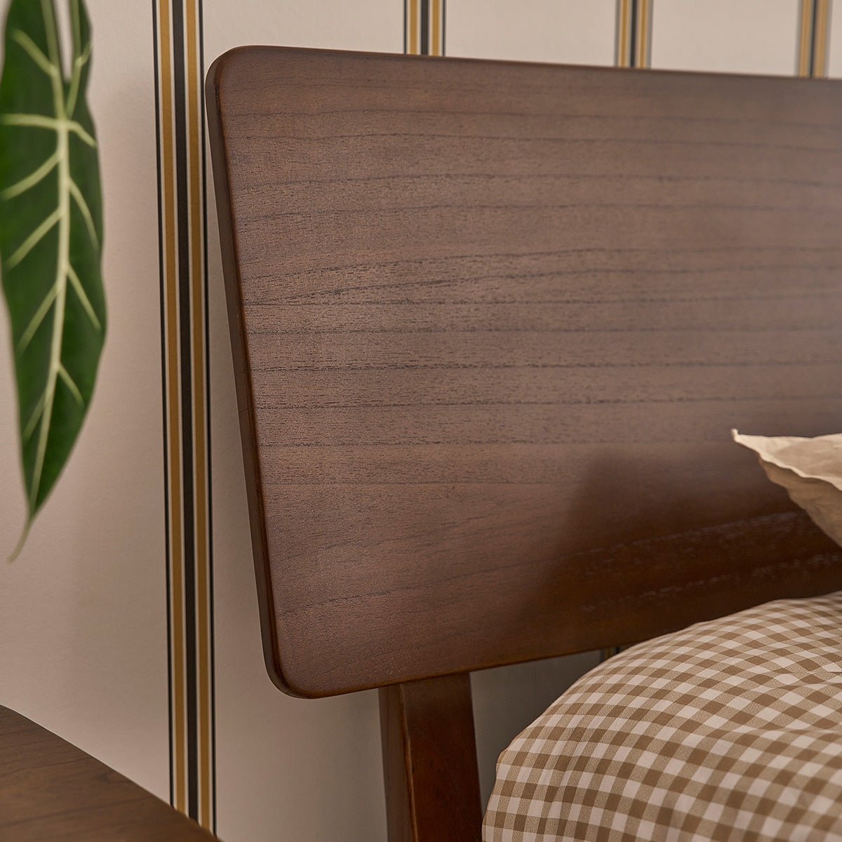 Lit en bois massif finition noyer 180 cm avec sommier  VINTAGE marron, BERAH GETAH