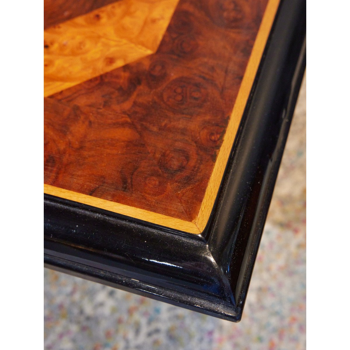 Table basse en ronce de noyer Léonie N°1152 - Bon état bois clair, DEBONGOUT