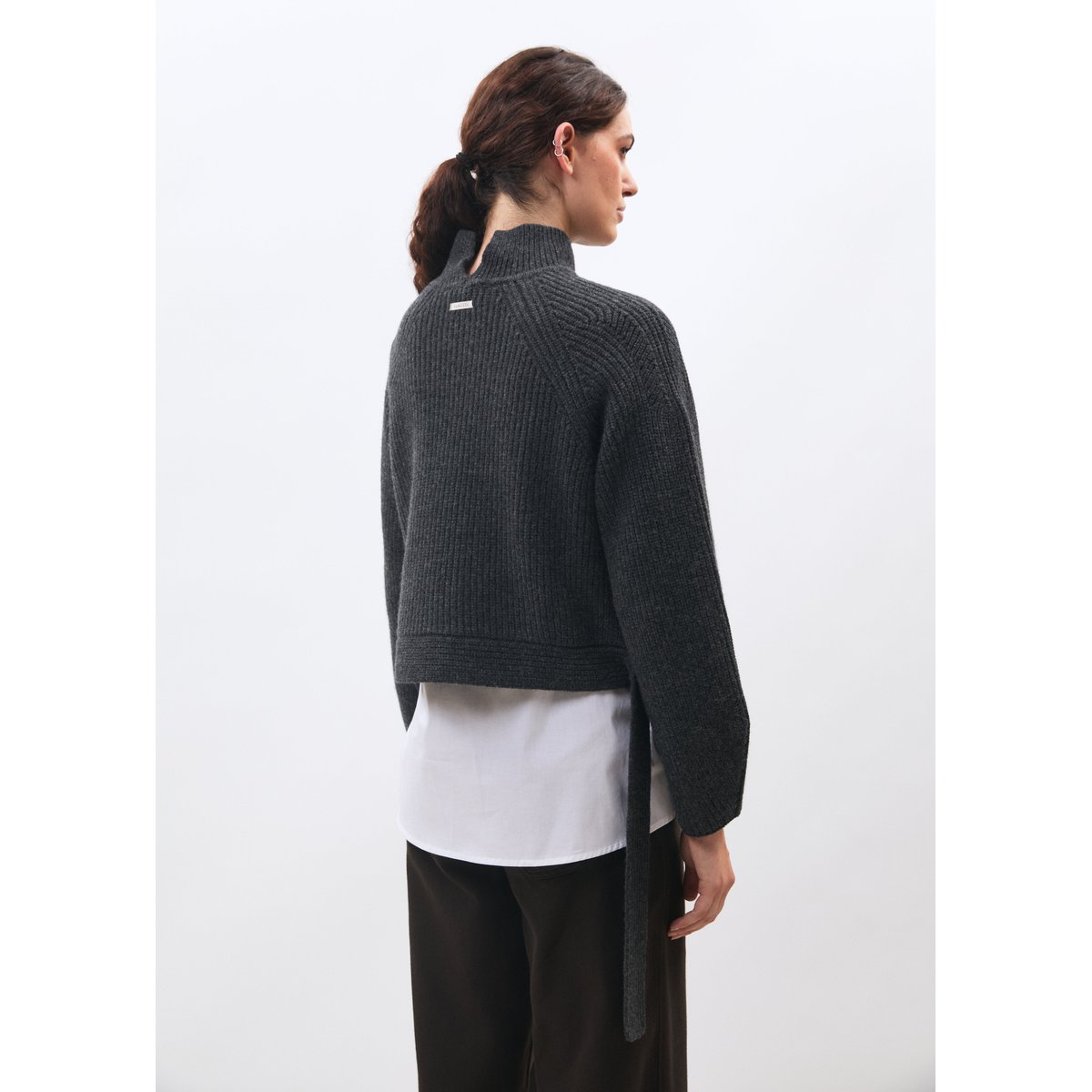 Pull en maille côtelée en laine anthracite, HUMILITY