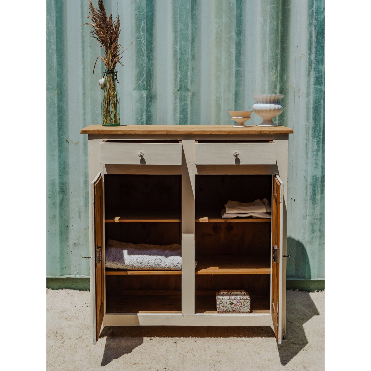 Buffet en bois crème Gilbert N°1542 - Bon état bois clair, DEBONGOUT