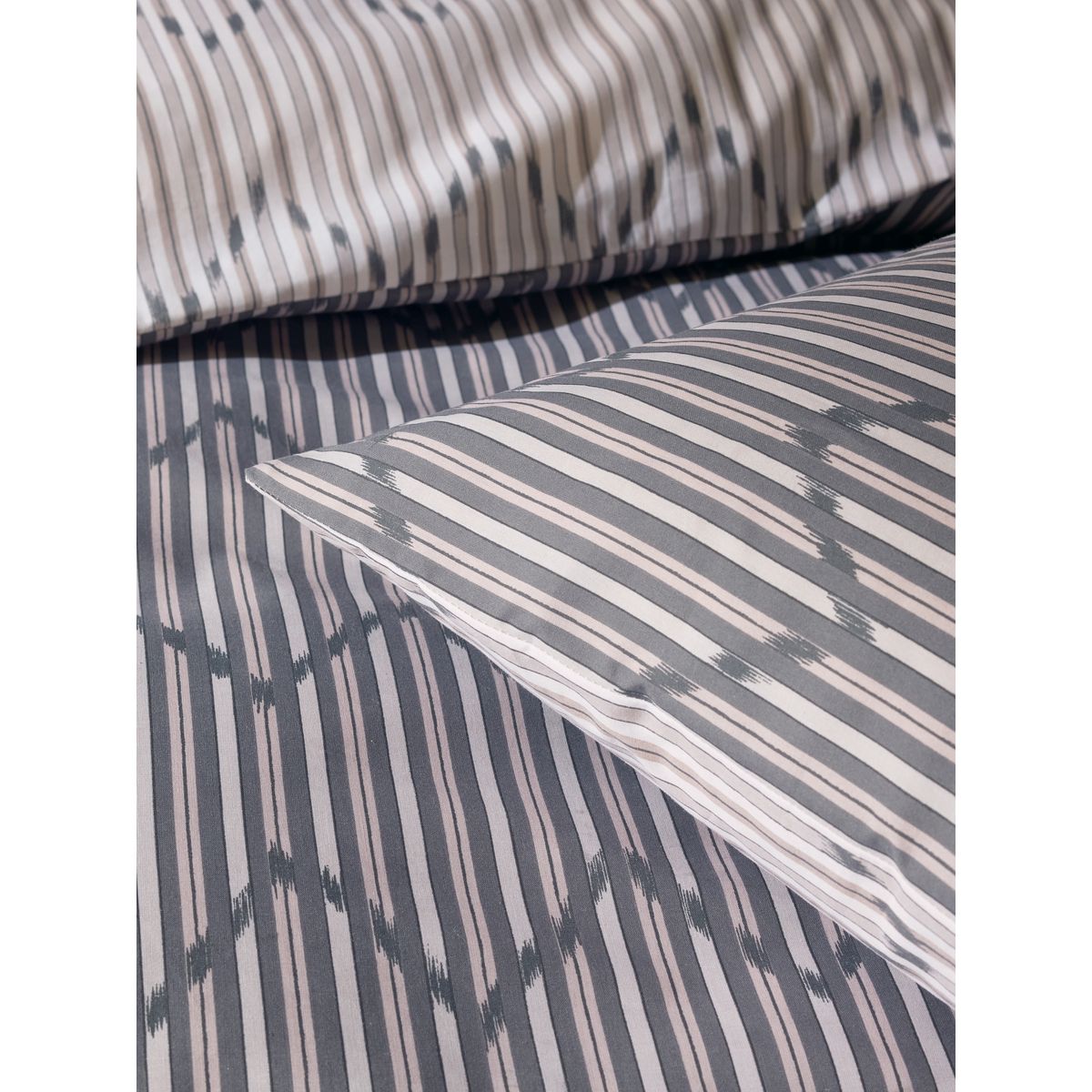 Parure de lit réversible à rayures chevrons gris, NEXT