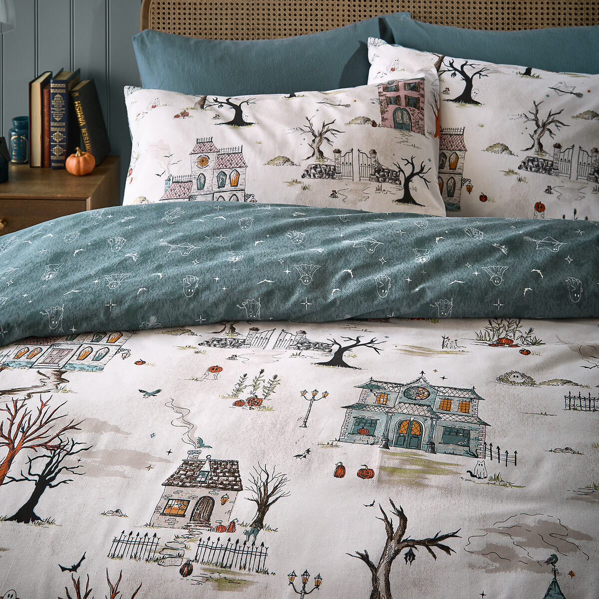 Ghost Town Reversible Halloween Duvet Cover and Pillowcase Set multi-coloured, FURN.