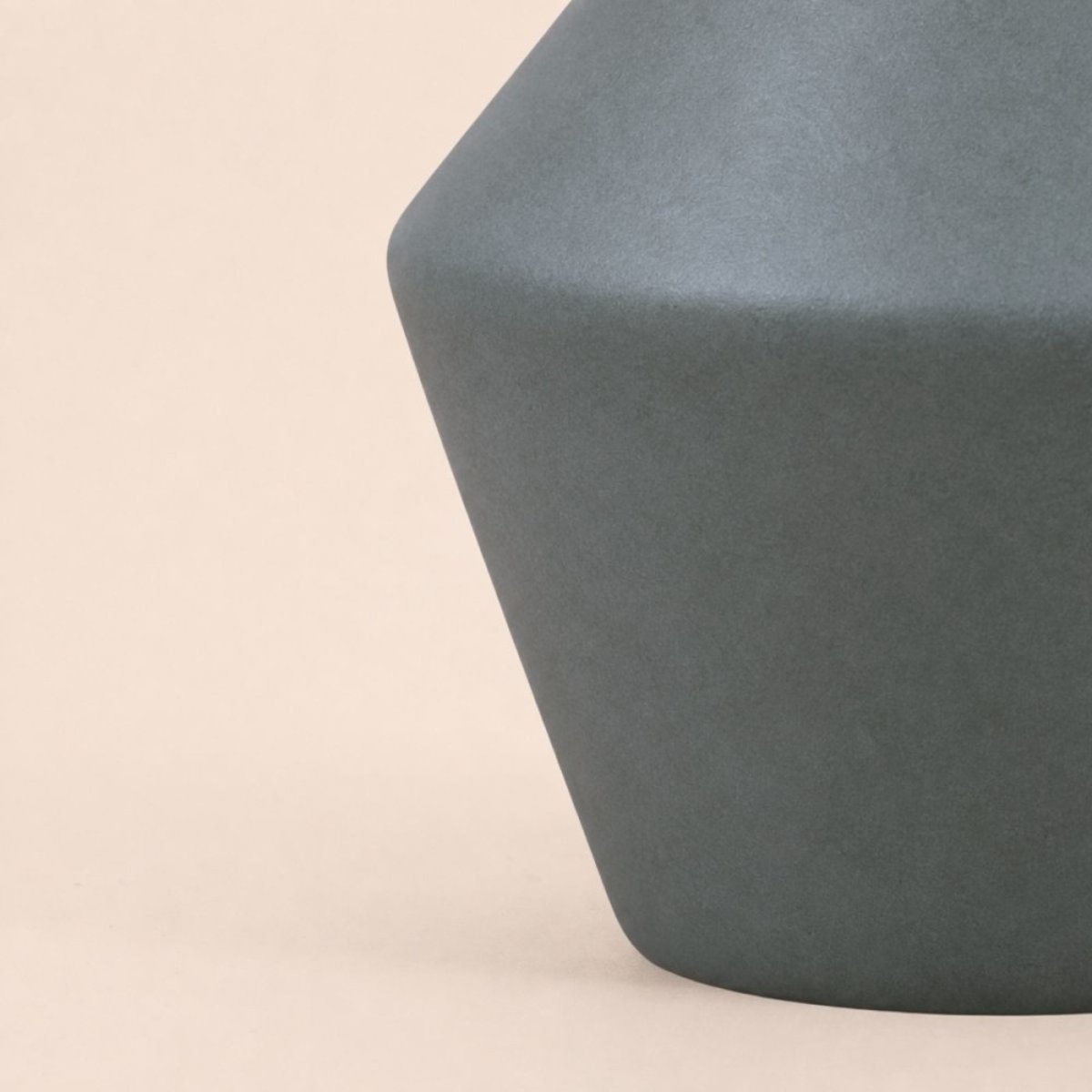 Vase géométrique en céramique, H20cm gris, ORNAMI