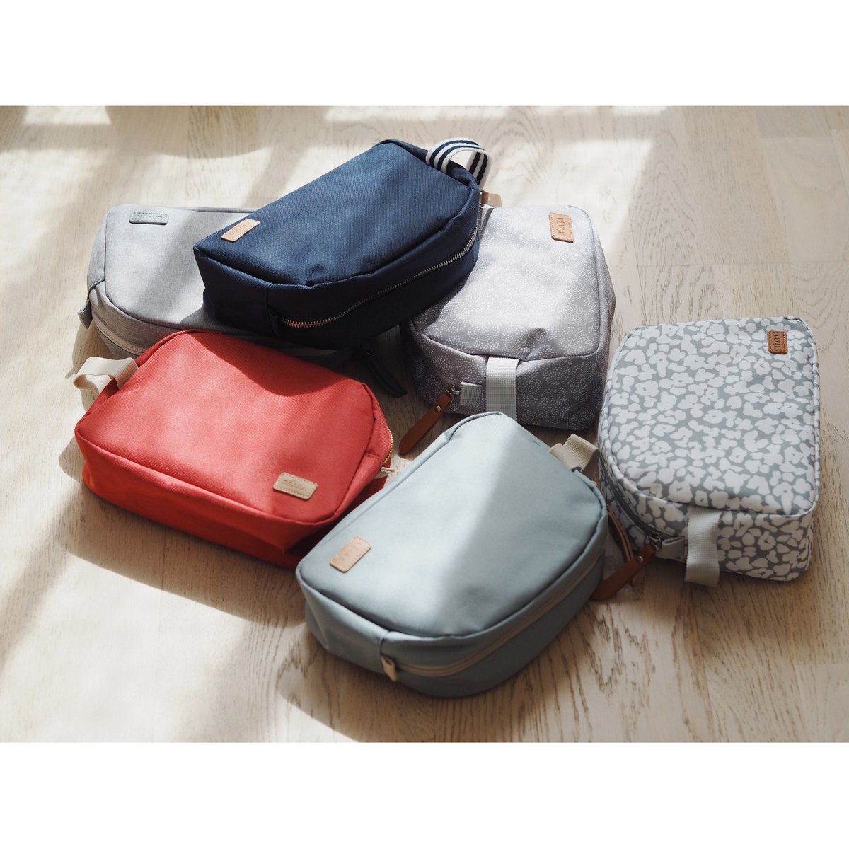 Trousse de toilette pratique et organisée fleur de cerisier, BEABA