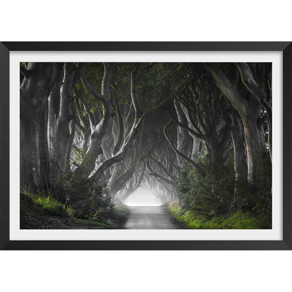 Affiche paysage route de l'irréel affiche + cadre en bois - noir, HEXOA
