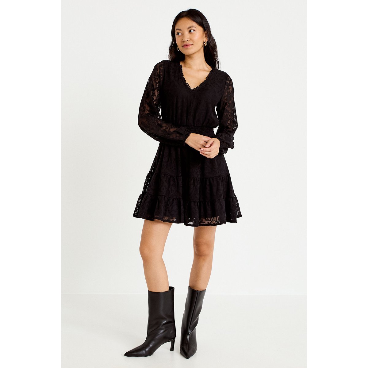 Robe courte évasée en dentelle col v noir, CACHE CACHE