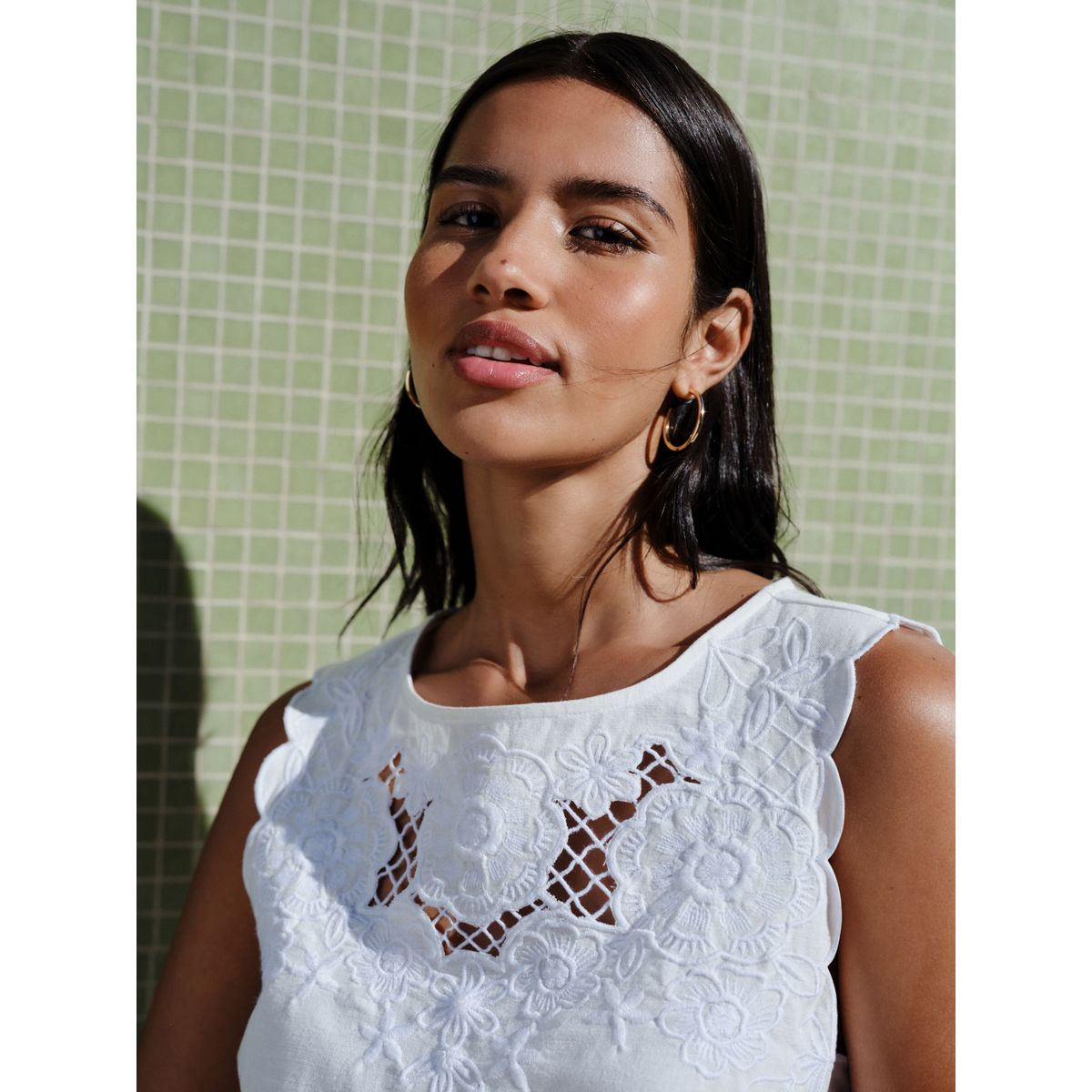 Top sans manches à broderie anglaise florale blanc, NEXT