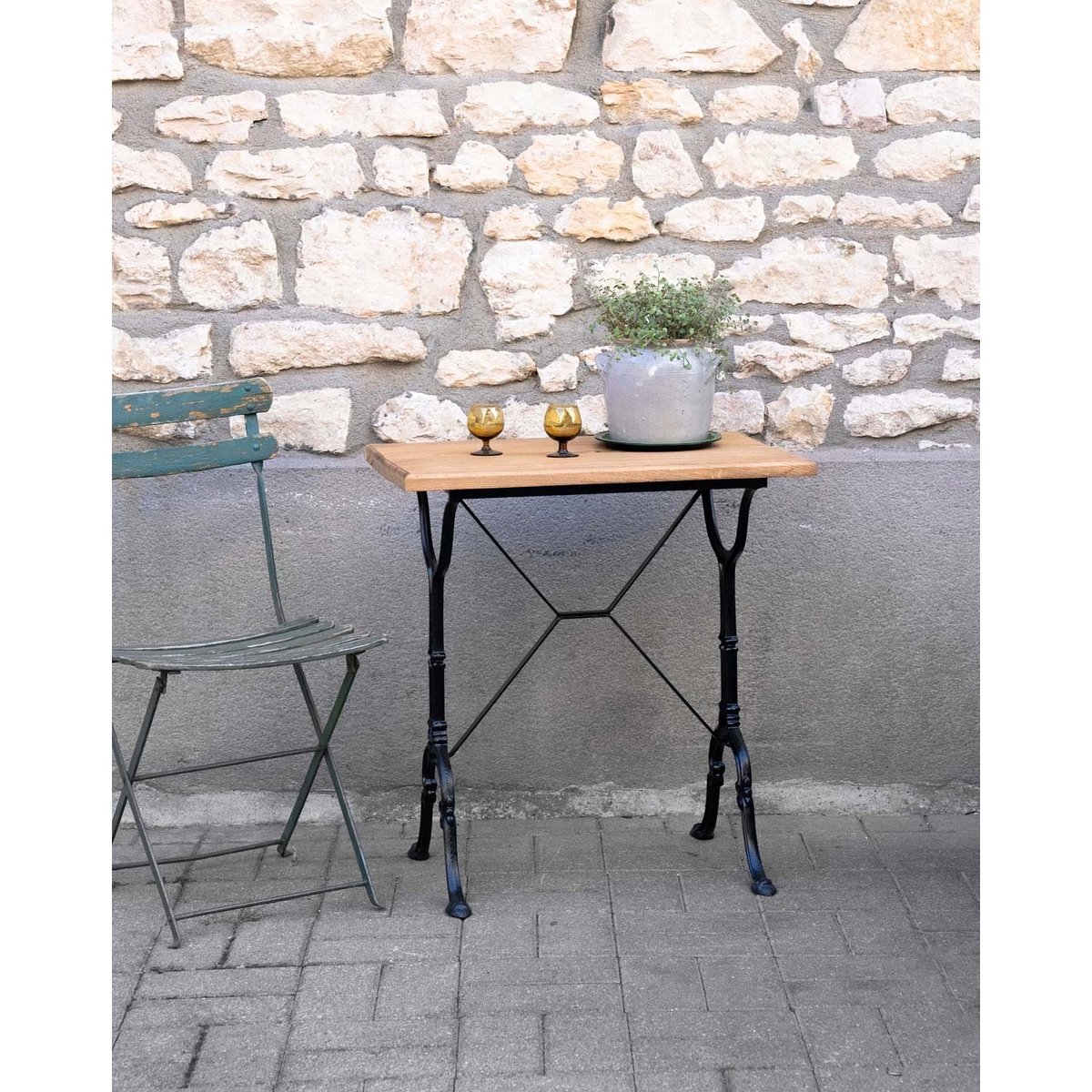 Petite table à manger bistro en chêne et fonte Denise N°1196 - Bon état bois clair, DEBONGOUT