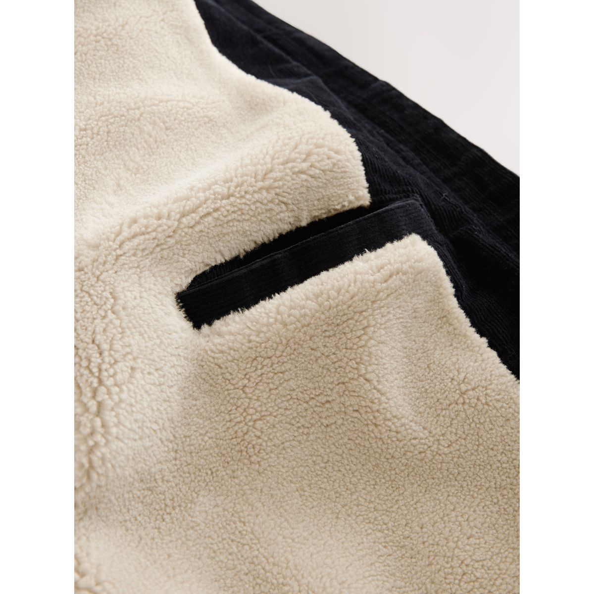 Veste en velours côtelé à doublure mouton noir, NEXT