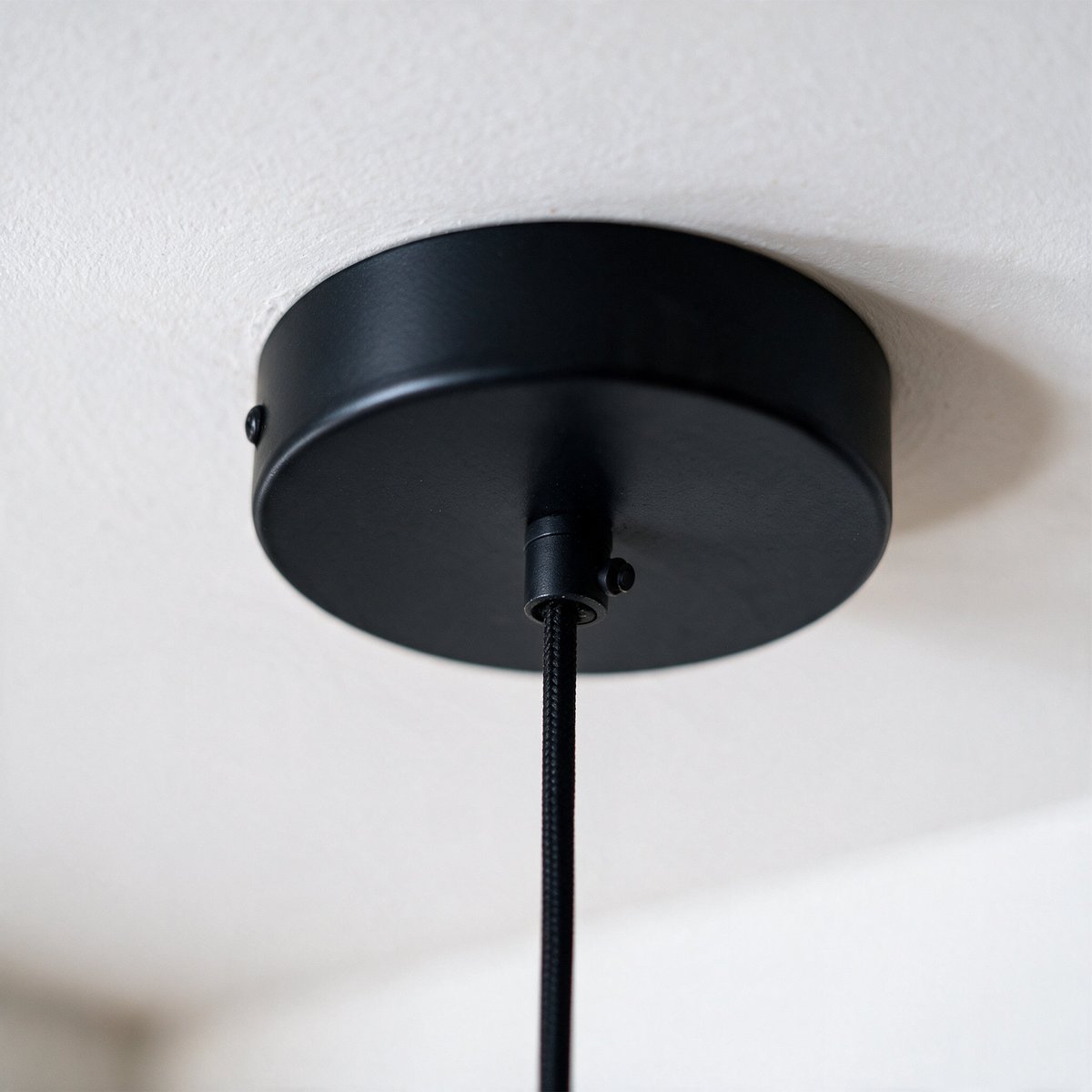 Suspension en papier 71 cm - MILANO noir, MAISON PAVANE
