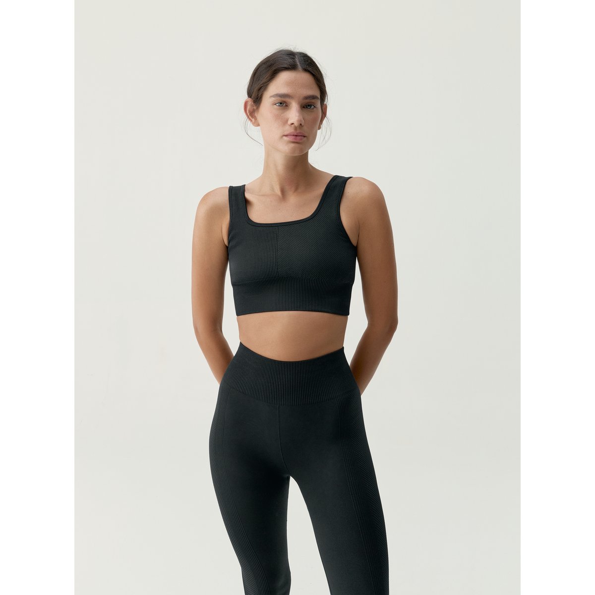 Brassière de sport femme Idara maintien élevé bretelles coussinets amovibles noir profond, BORN