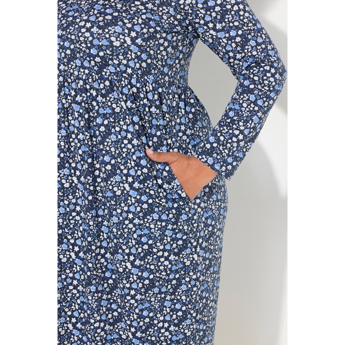 Robe en jersey avec poches marine, ULLA POPKEN