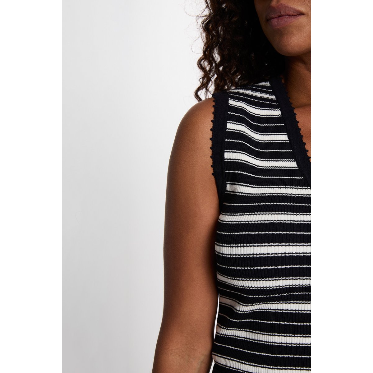 Pull sans manches col v bleu marine, MORGAN