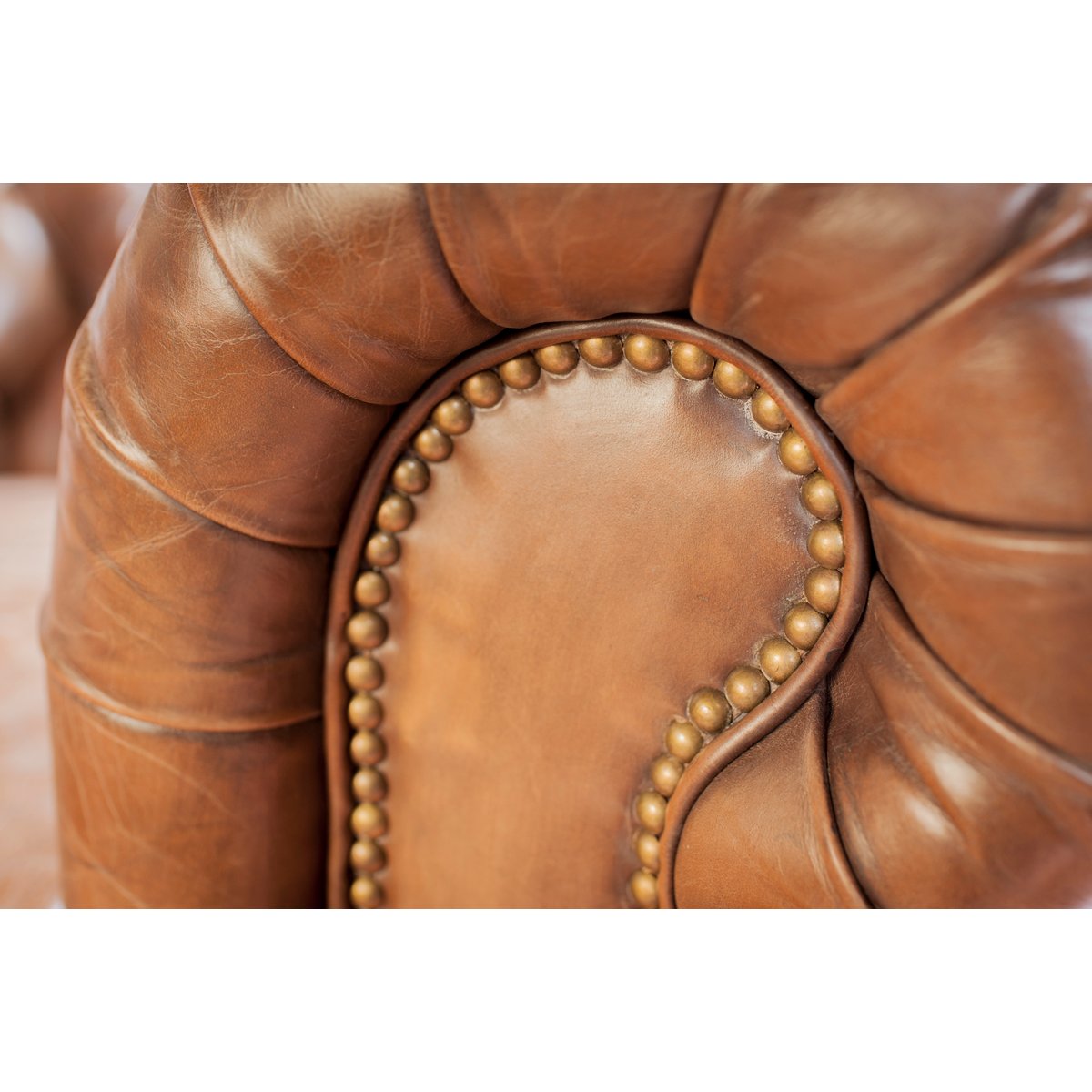 Fauteuil chesterfield en cuir SAINT PAUL marron foncé, PRODUIT INTERIEUR BRUT