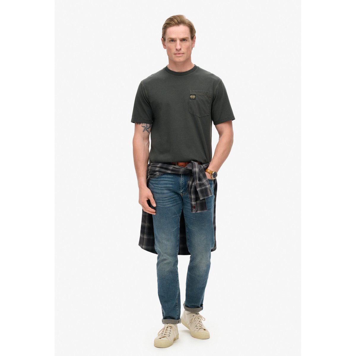 T-shirt à poche et surpiqûre contrastée noir délavé, SUPERDRY