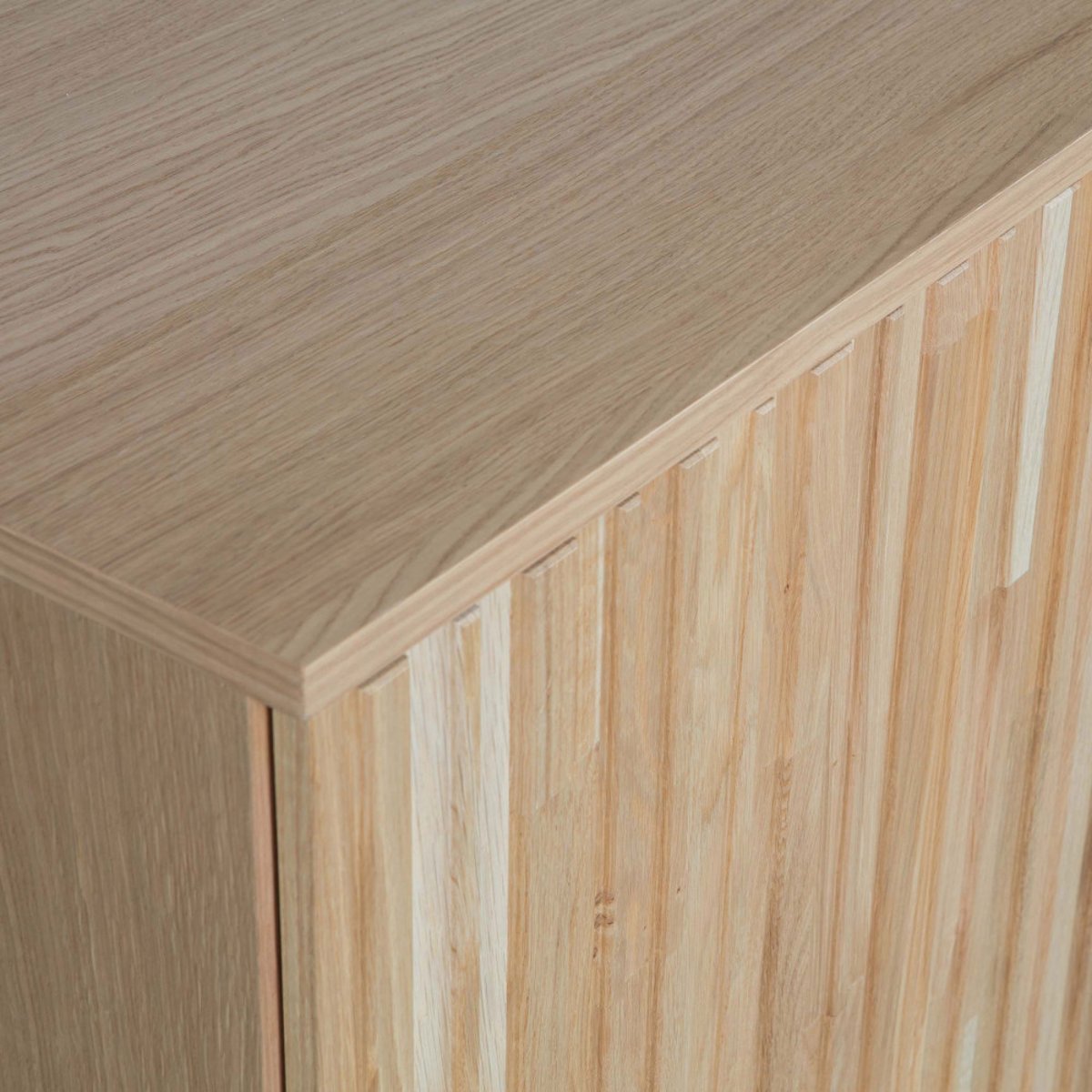 Buffet en bois de frêne - GRAVURE bois clair, WOOOD