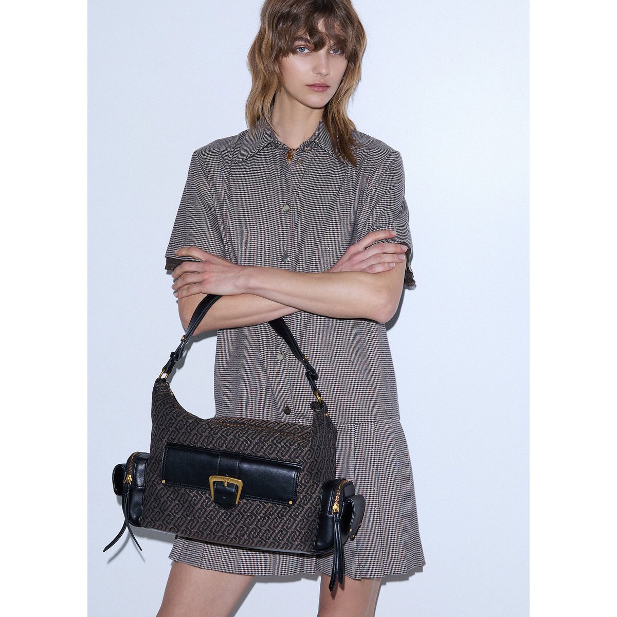 Sac hobo format moyen monogramme marron foncé, LIU JO