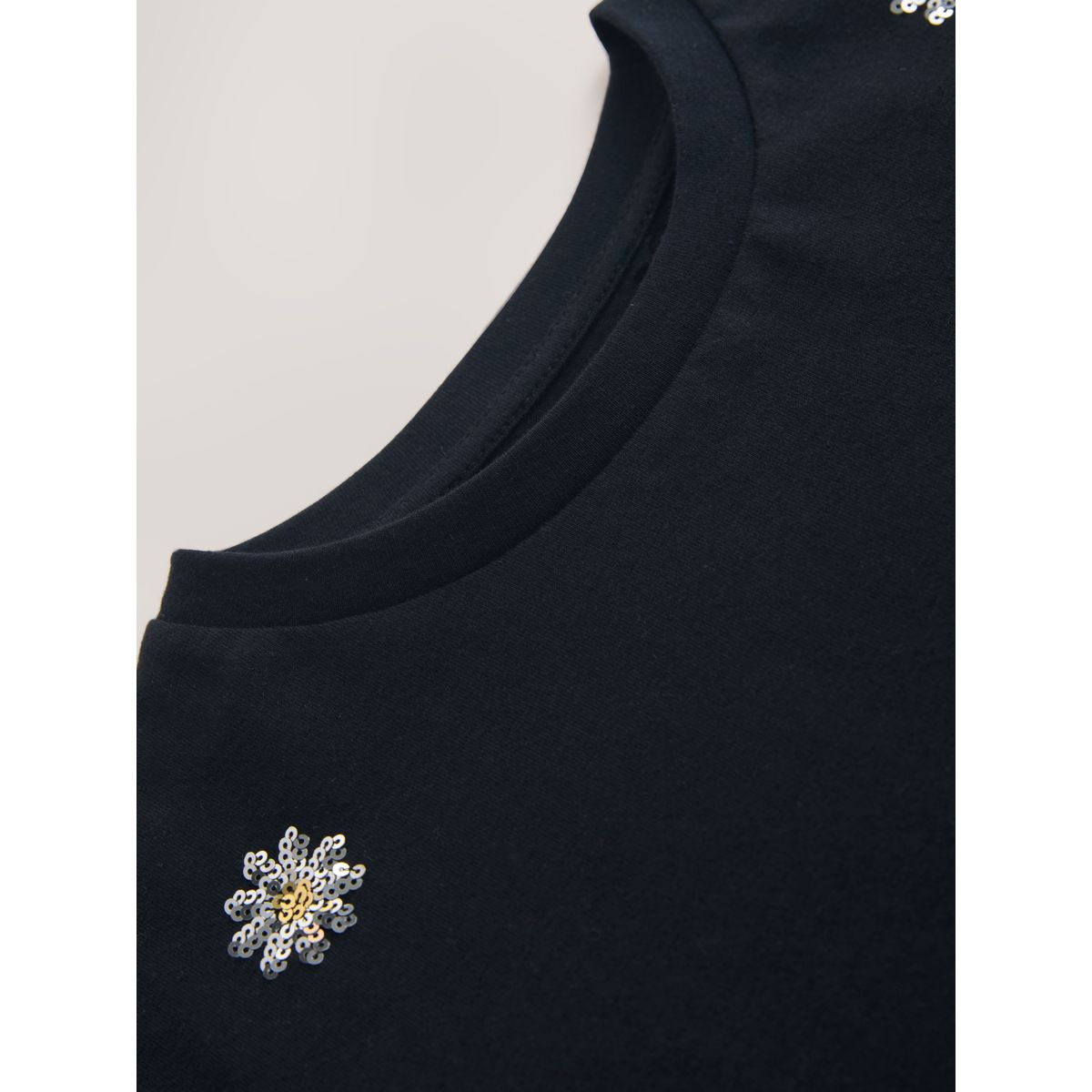 T-shirt droit oversize à sequins fleur noire, NEXT