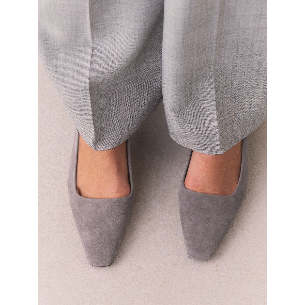 Chaussures en daim bride arrière/talon carré gris, NEXT