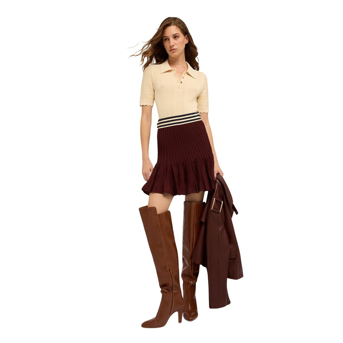 Polo beige, MOTIVI
