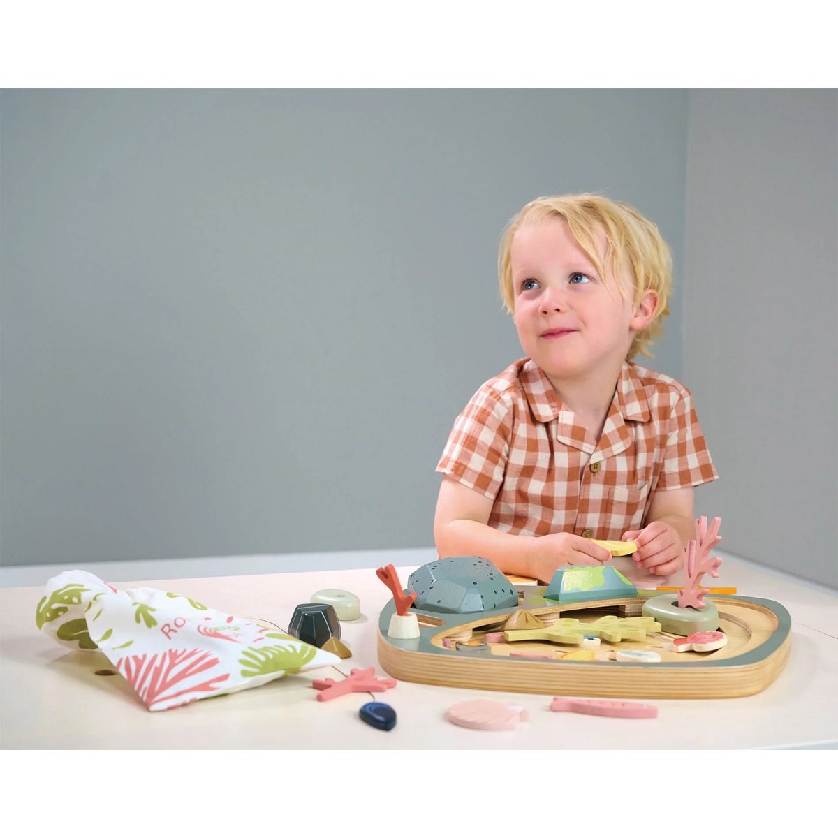 Mon petit étang avec rochers bleu, beige, jaune, TENDER LEAF TOYS