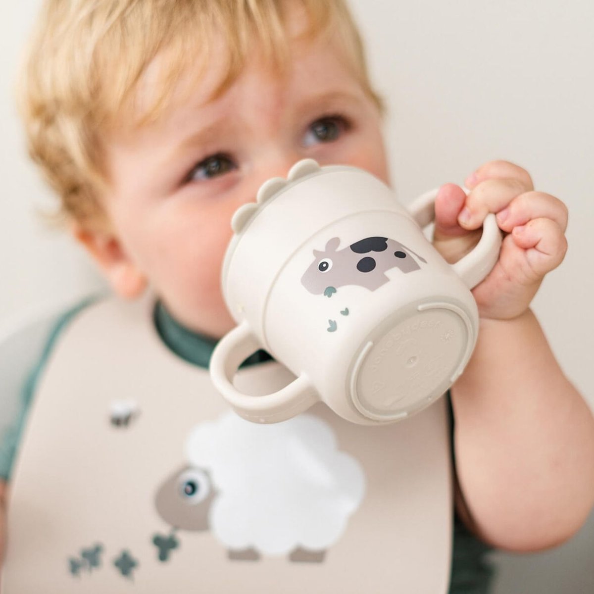 Tasse d'apprentissage Foodie Tiny farm sable, DONE BY DEER