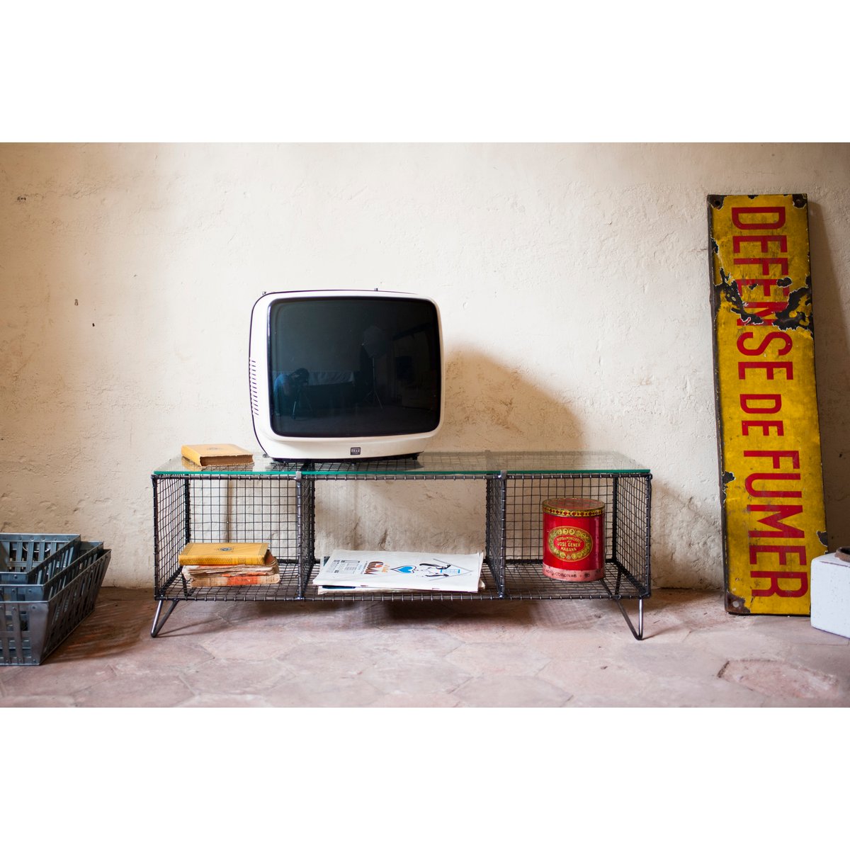 Meuble TV en métal ONTARIO argent, PRODUIT INTERIEUR BRUT