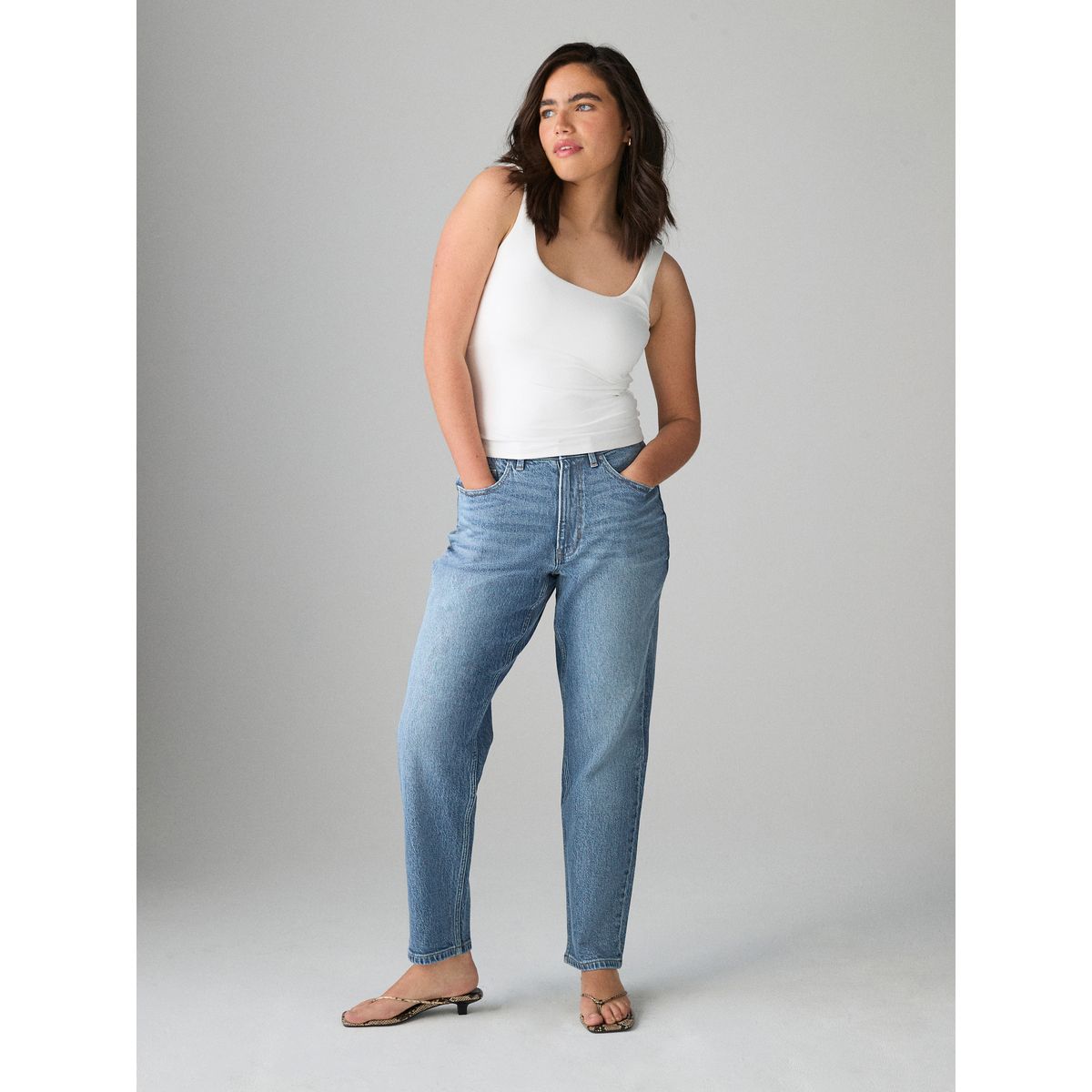 Jean mom stretch confortable coupe sablier bleu moyen, NEXT