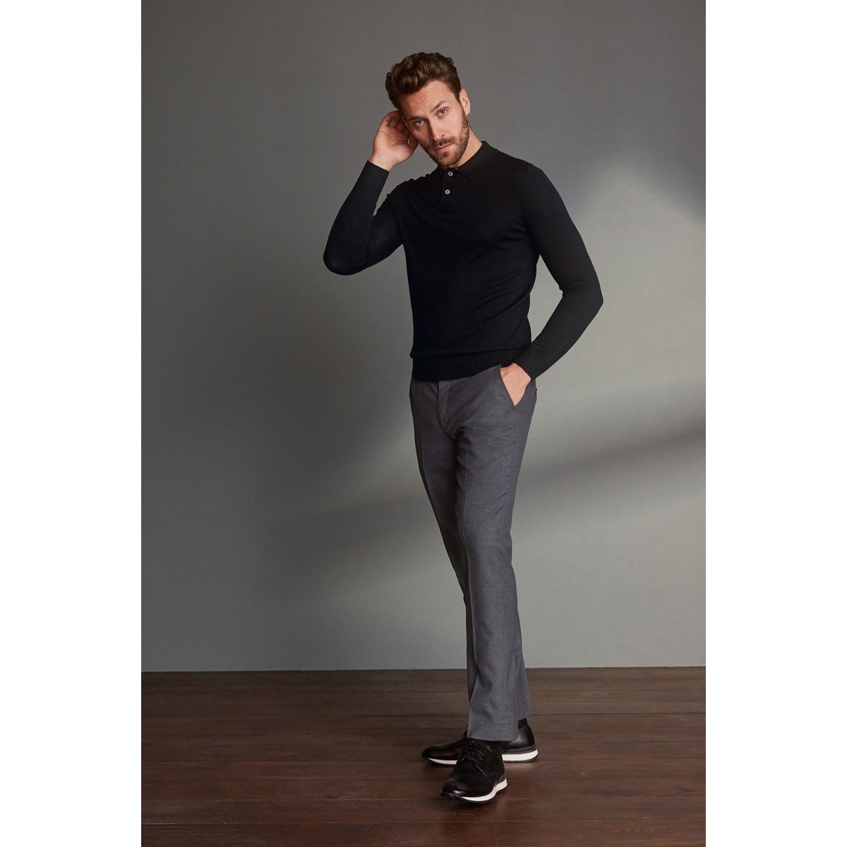 Pantalon slim avec ceinture gris, NEXT