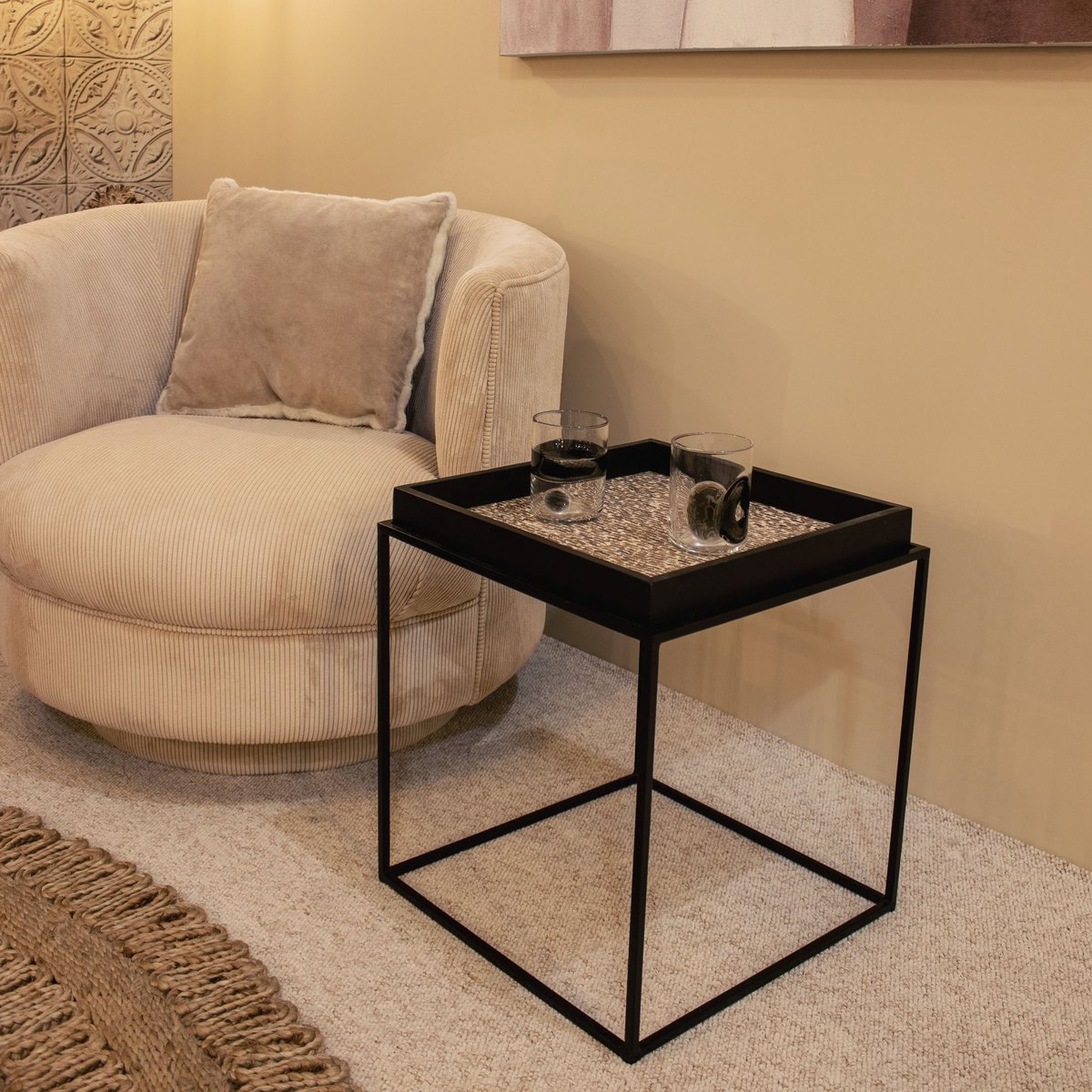 Meuble d'appoint en noix de coco et pieds en métal, LAMAI naturel-noir, NOW'S HOME