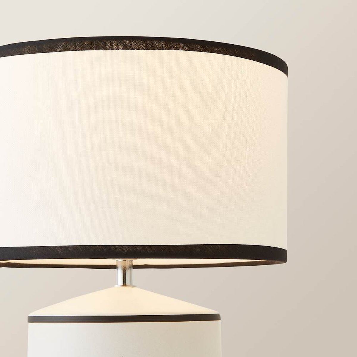 Jaime Ceramic Table Lamp with Black Trim Shade white, ÉDITÉ
