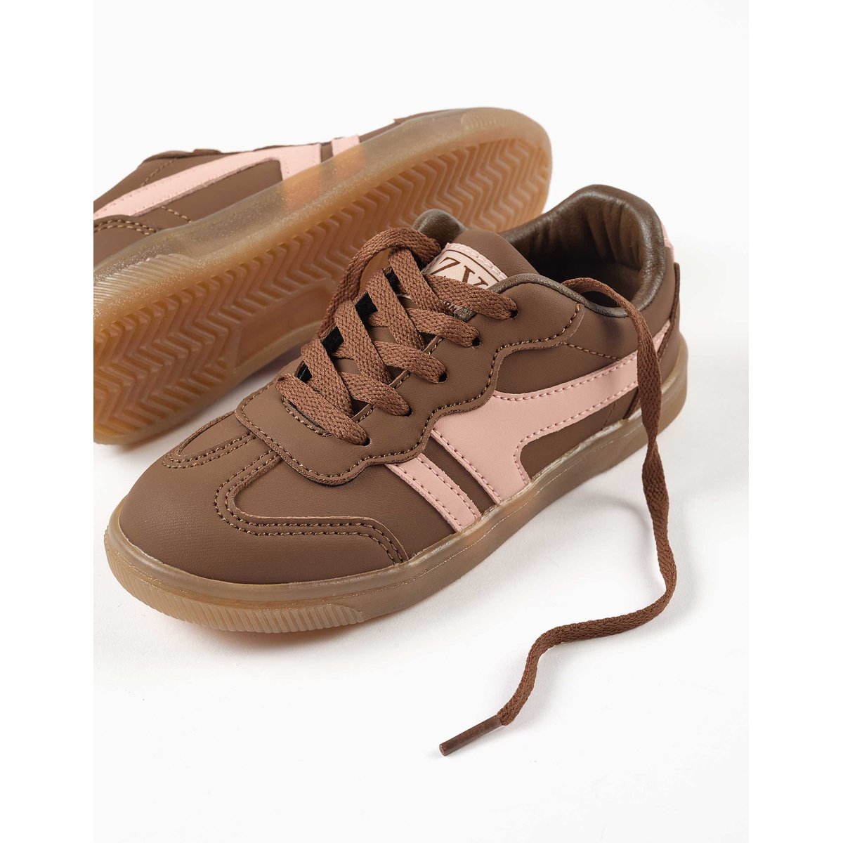 Baskets à lacets avec semelle en caoutchouc antidérapante marrón, ZIPPY