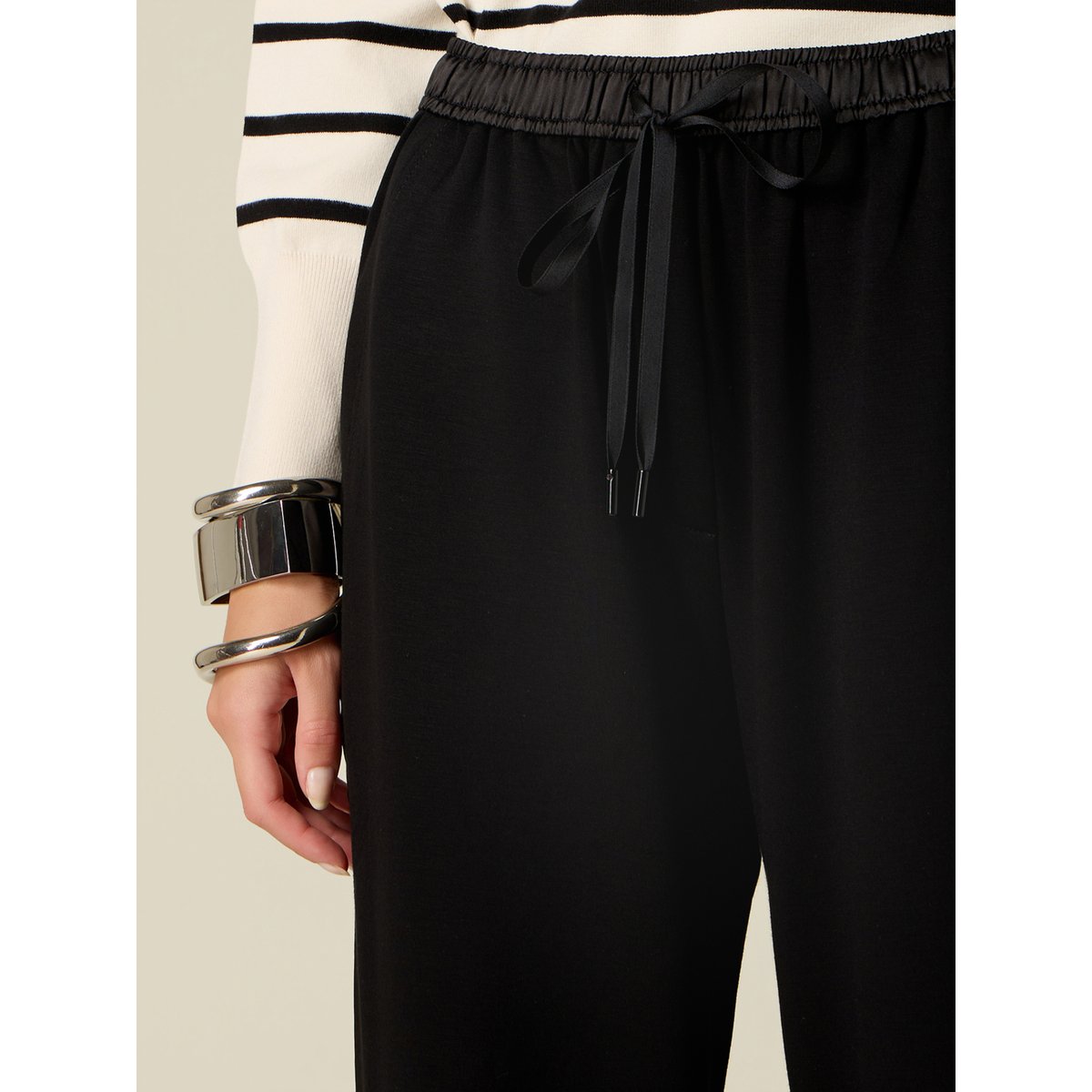 Joggers avec détails noir, OLTRE