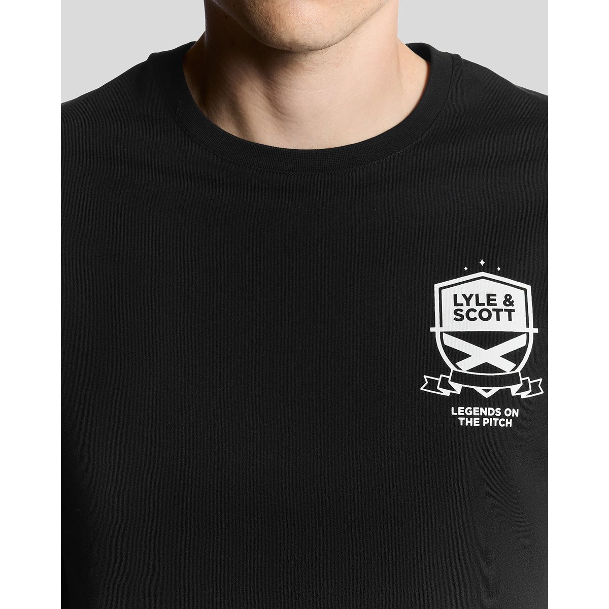 T-shirt graphique terrain de football noir jais, LYLE & SCOTT
