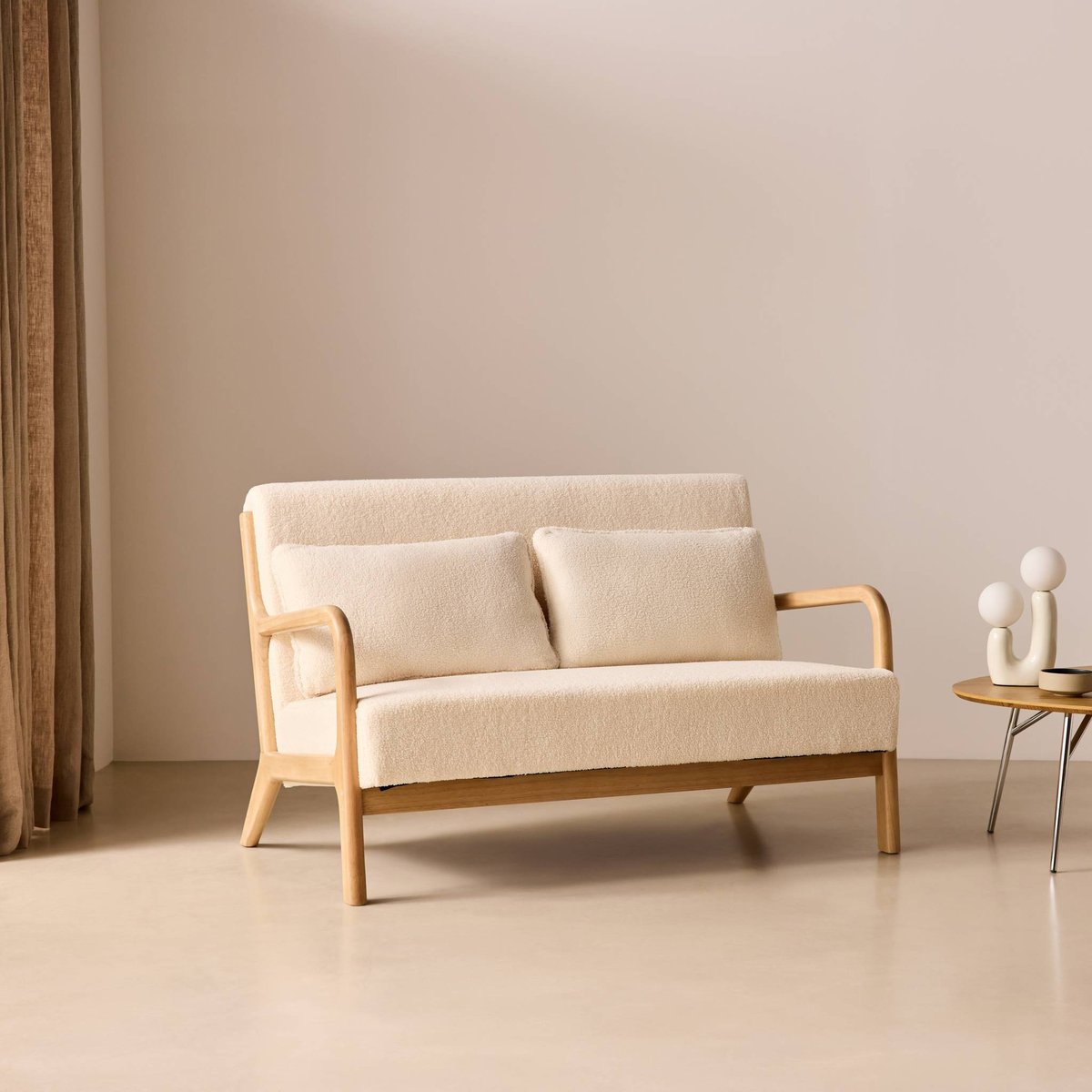 Banquette scandinave 2 places bois d'hévéa et bouclette LORENS crème, SWEEEK