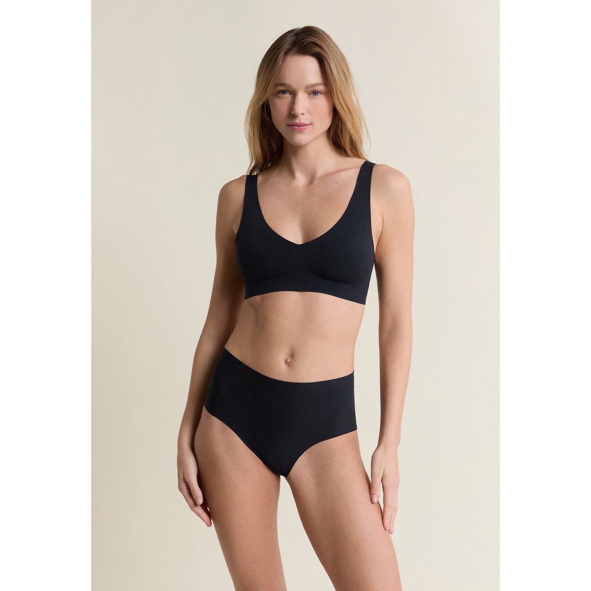 Soutien-gorge brassière en microfibre avec pads amovibles PURE FIT noir, ETAM