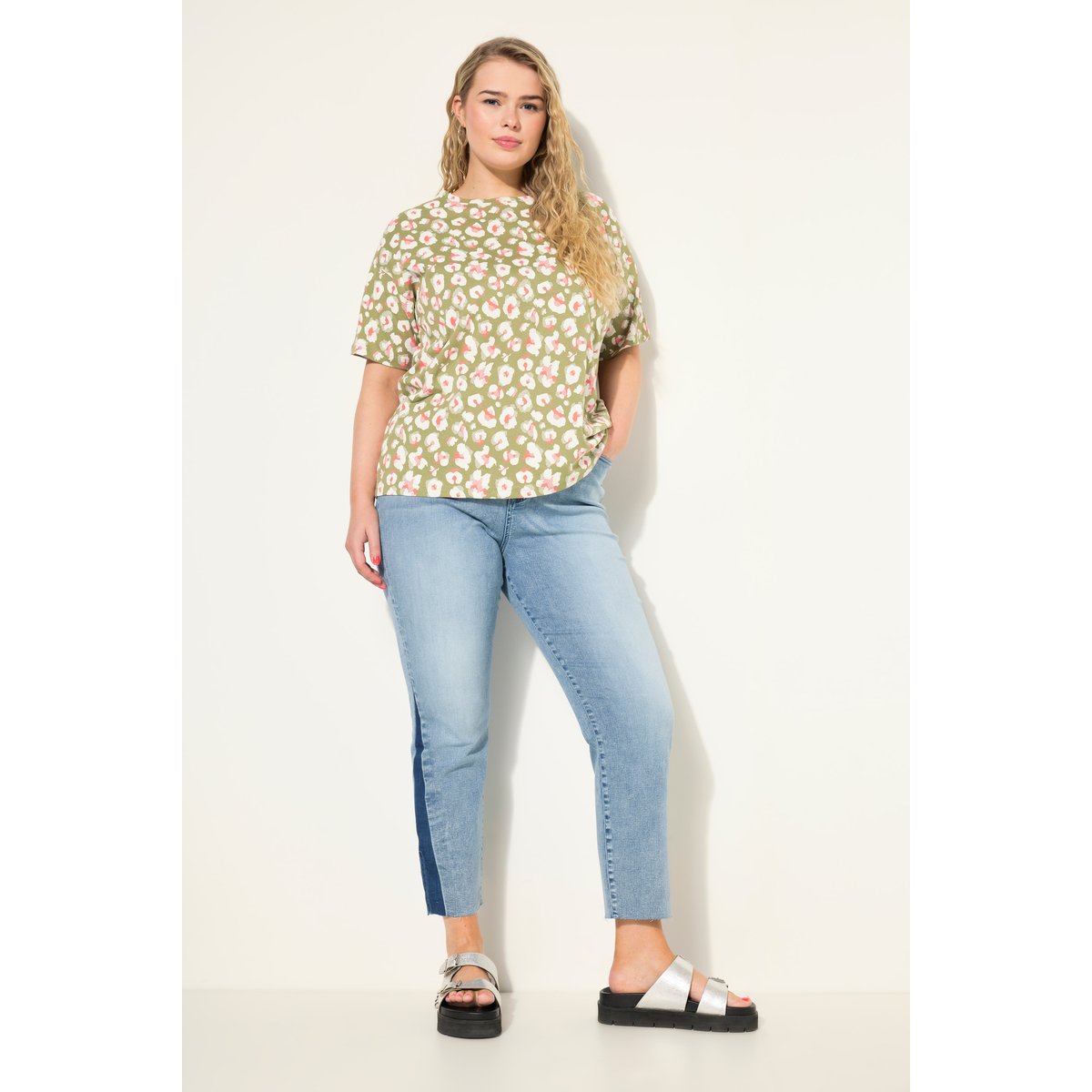 Jean mom taille haute avec gousset latéral. bleu jean, STUDIO UNTOLD