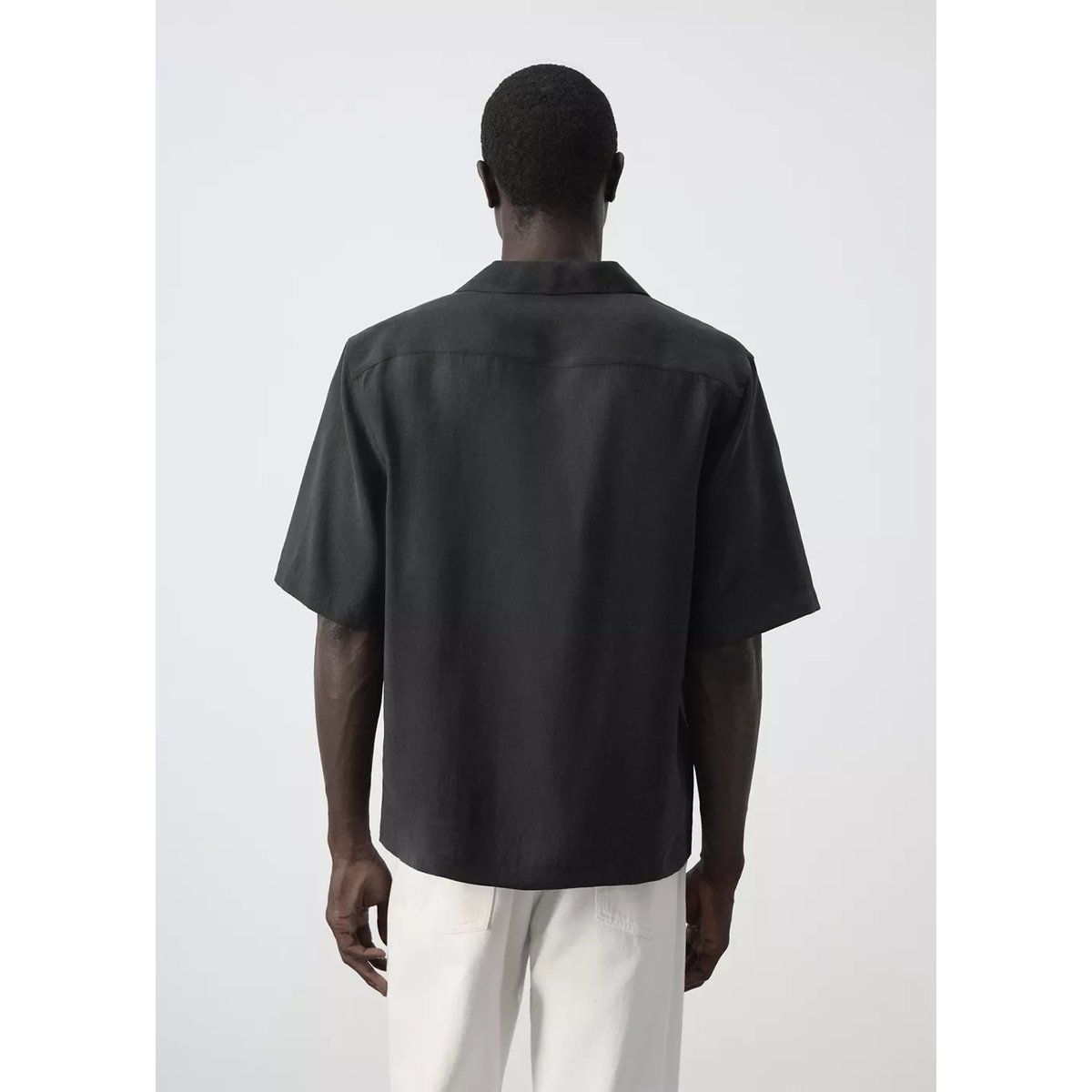 Chemise en mélange de modal avec poche noir, MANGO MAN