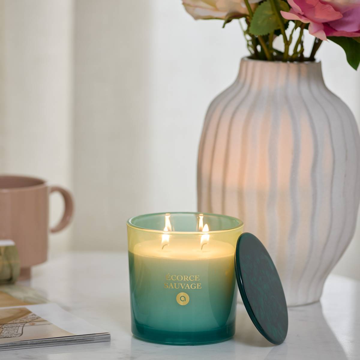 Bougie parfumée ronde en verre LIANA vert, ATMOSPHERA
