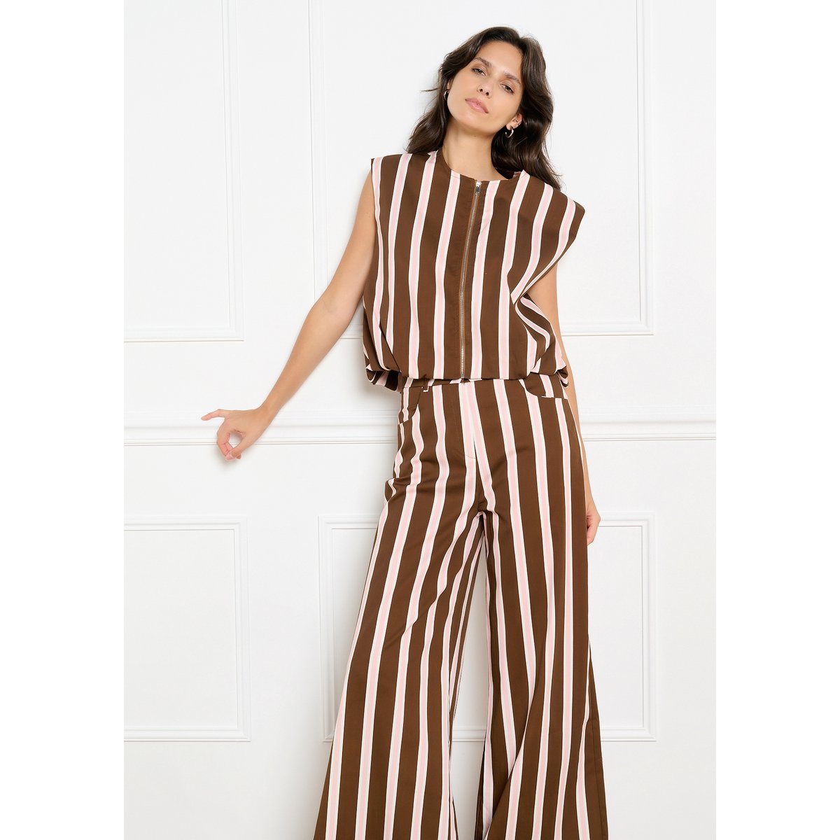Top sans manches rayé zippé brun fonce chocolate, LOLALIZA